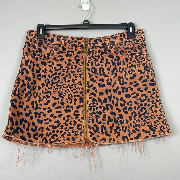 Free People. We The Free Zip It Up Leopard Print Denim Mini Skirt. Size 30 - Picture 5 of 14